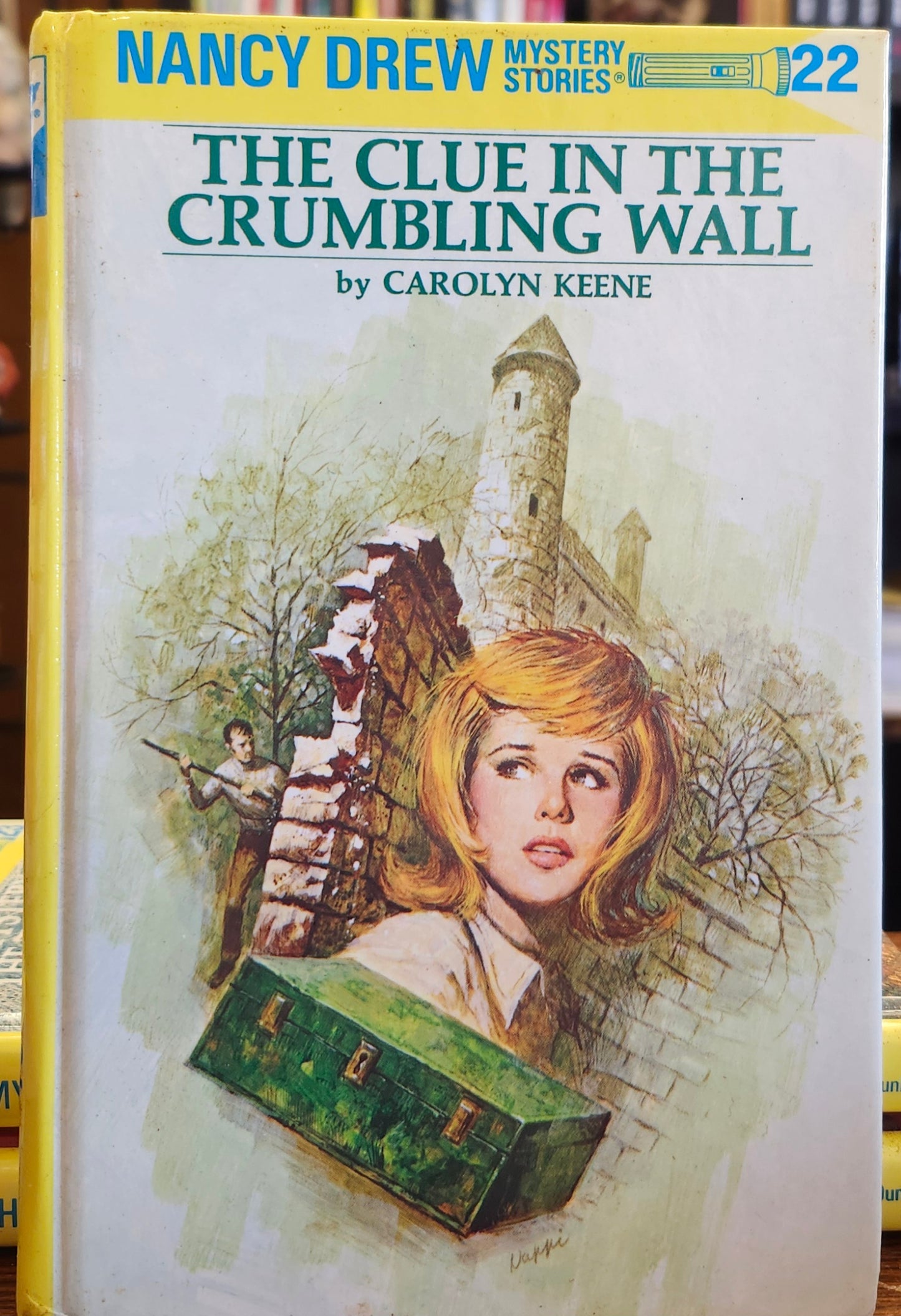 "The Clue in the Climbing Wall" by Carolyn Keene (Nancy Drew, Flashlight 22)