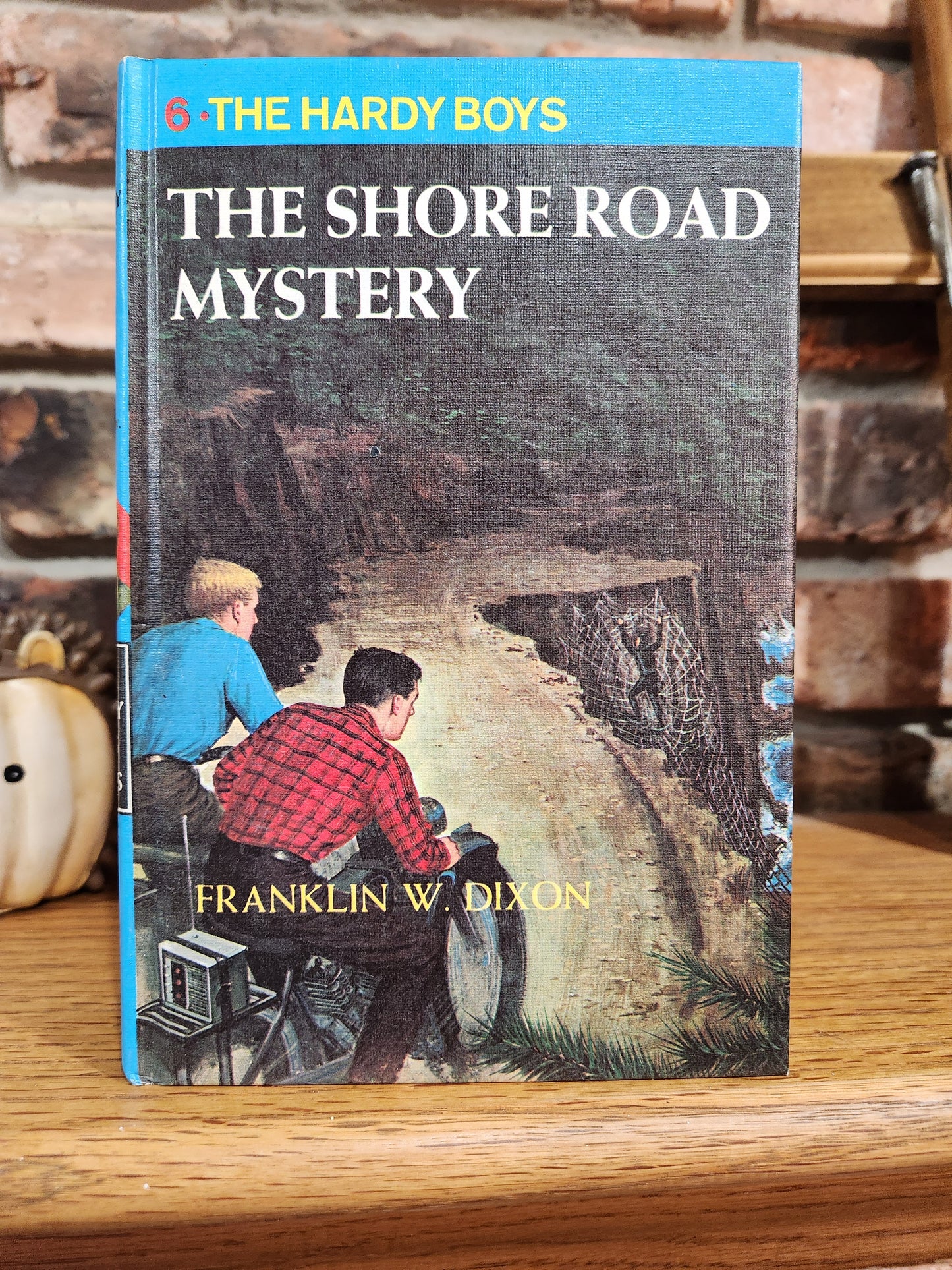 The Hardy Boys "The Shore Road Mystery" by Franklin W. Dixon