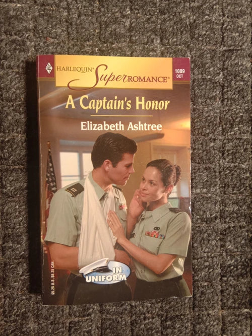 A Captain's Honor (Harlequin - In Uniform); Elizabeth Ashtree - Dead Tree Dreams Bookstore